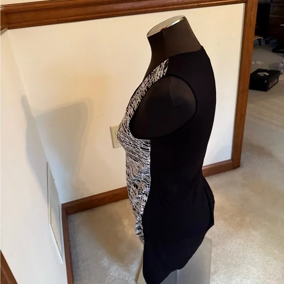 White House Black Market tank top in excellent condition - Picture 3 of 10